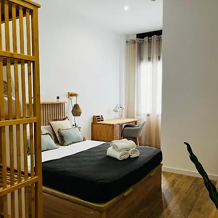 Travel Habitat Mediterranean Suites Valencia Buitenkant foto