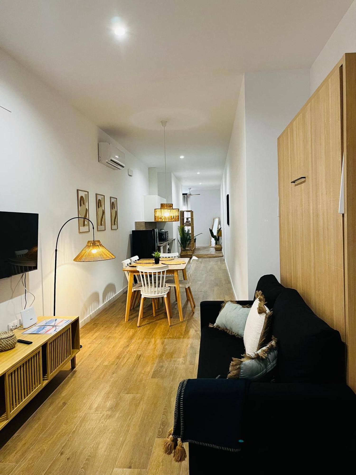 Travel Habitat Mediterranean València