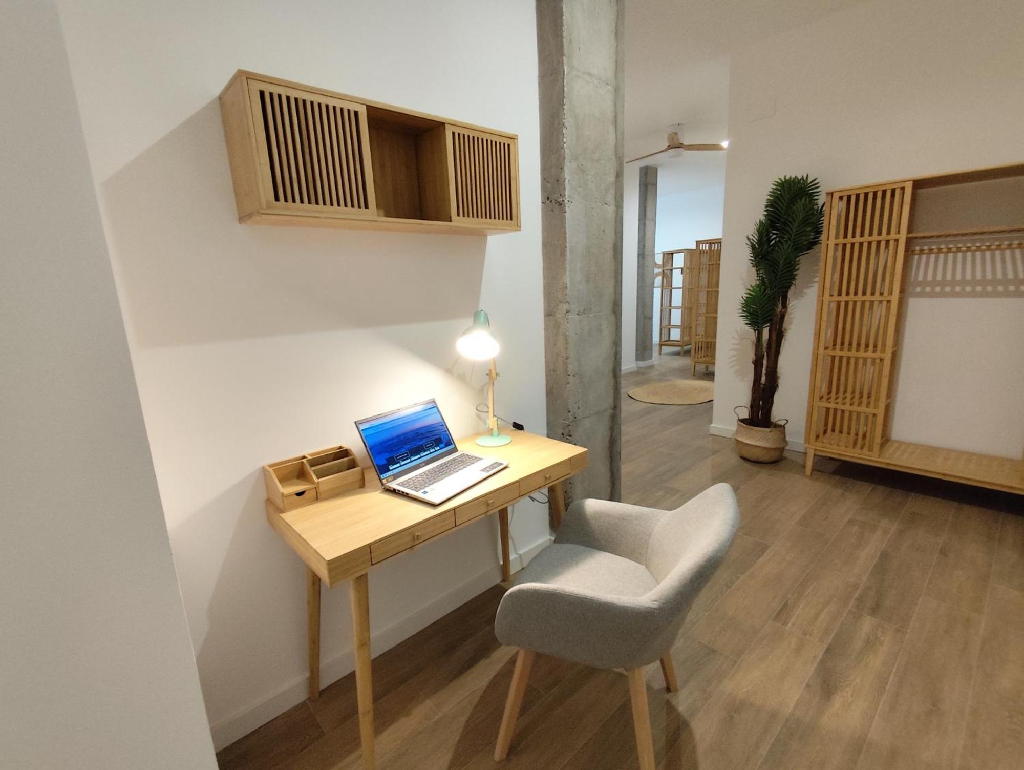 Travel Habitat Mediterranean * València